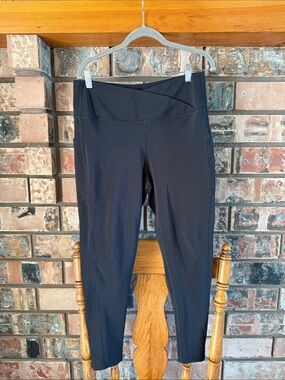 Black High-Rise Performance Leggings - Women
